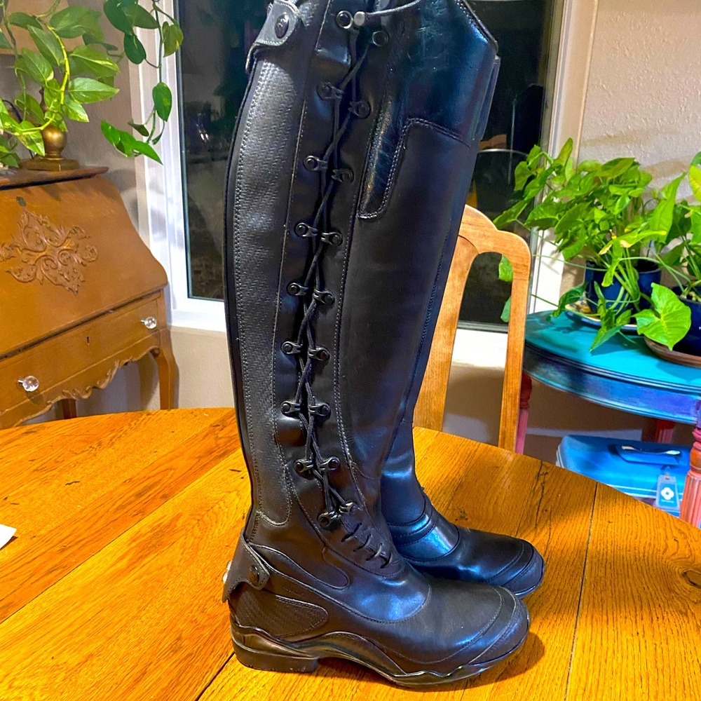 Ariat Volants lace up